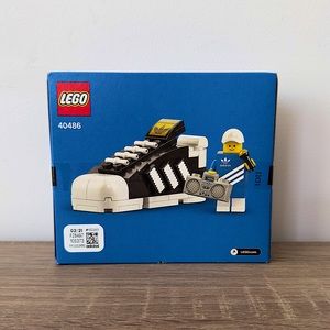 LEGO - Adidas Originals Superstar Lego Set